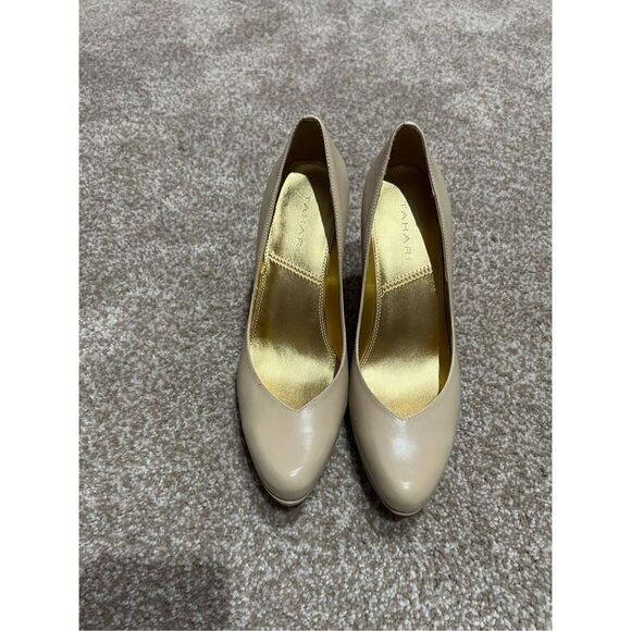 Tahari women shoes pumps heels size 8 - Picture 1 of 11